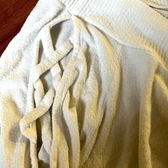 Sweater - Picture 4 of 4